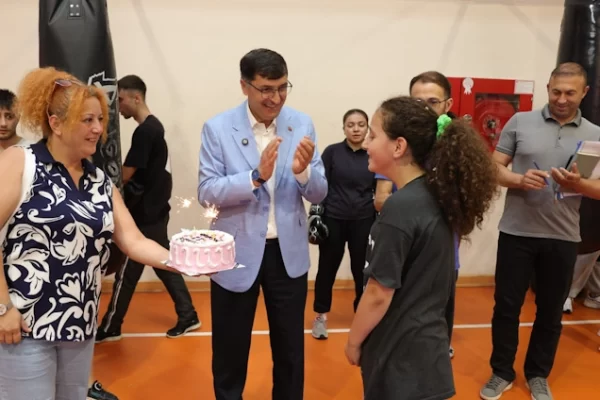 Kahveci, Kütahya’da Sporcuları Moral Ziyaretiyle Onurlandırdı