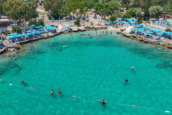 Mersin Plajları, Tatilcilerin Akınına Uğruyor!