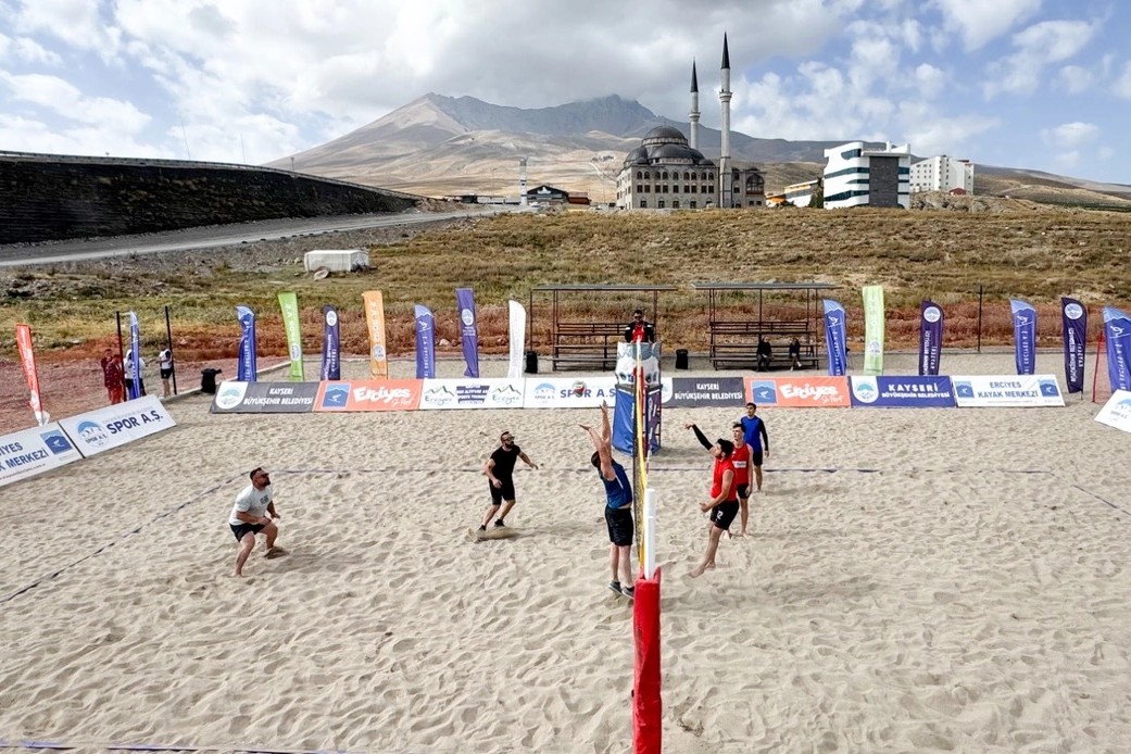 Erciyes’te Plaj Voleybolu Coşkusu Kapıda!