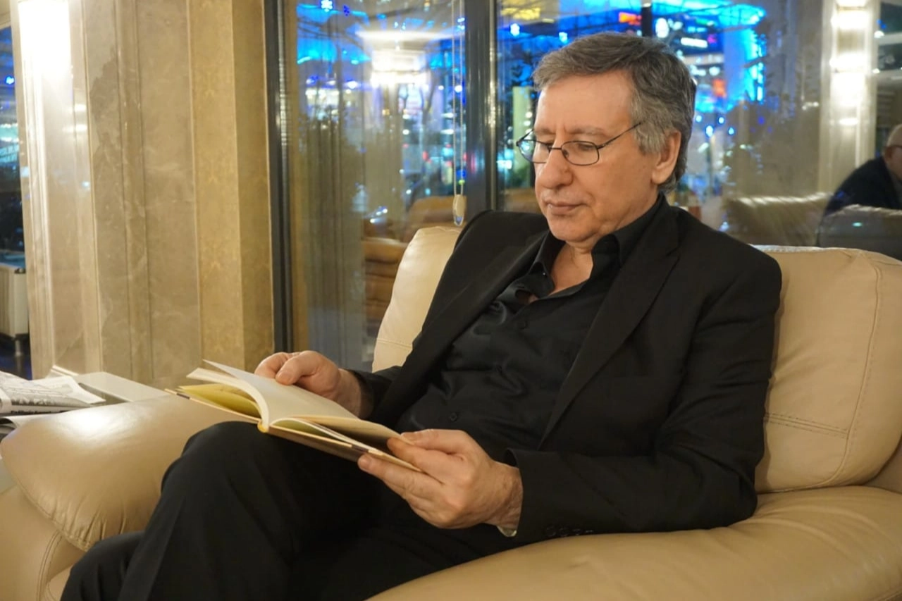 “Mustafa Aydoğan’la Dil Üzerine Keyifli Bir Sohbet” Okurlarla Buluştu