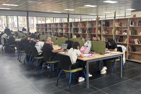 Sosyal Etki Zirvesi’nden Anlamlı Dayanışma: Binlerce Kitap Adıyaman’a