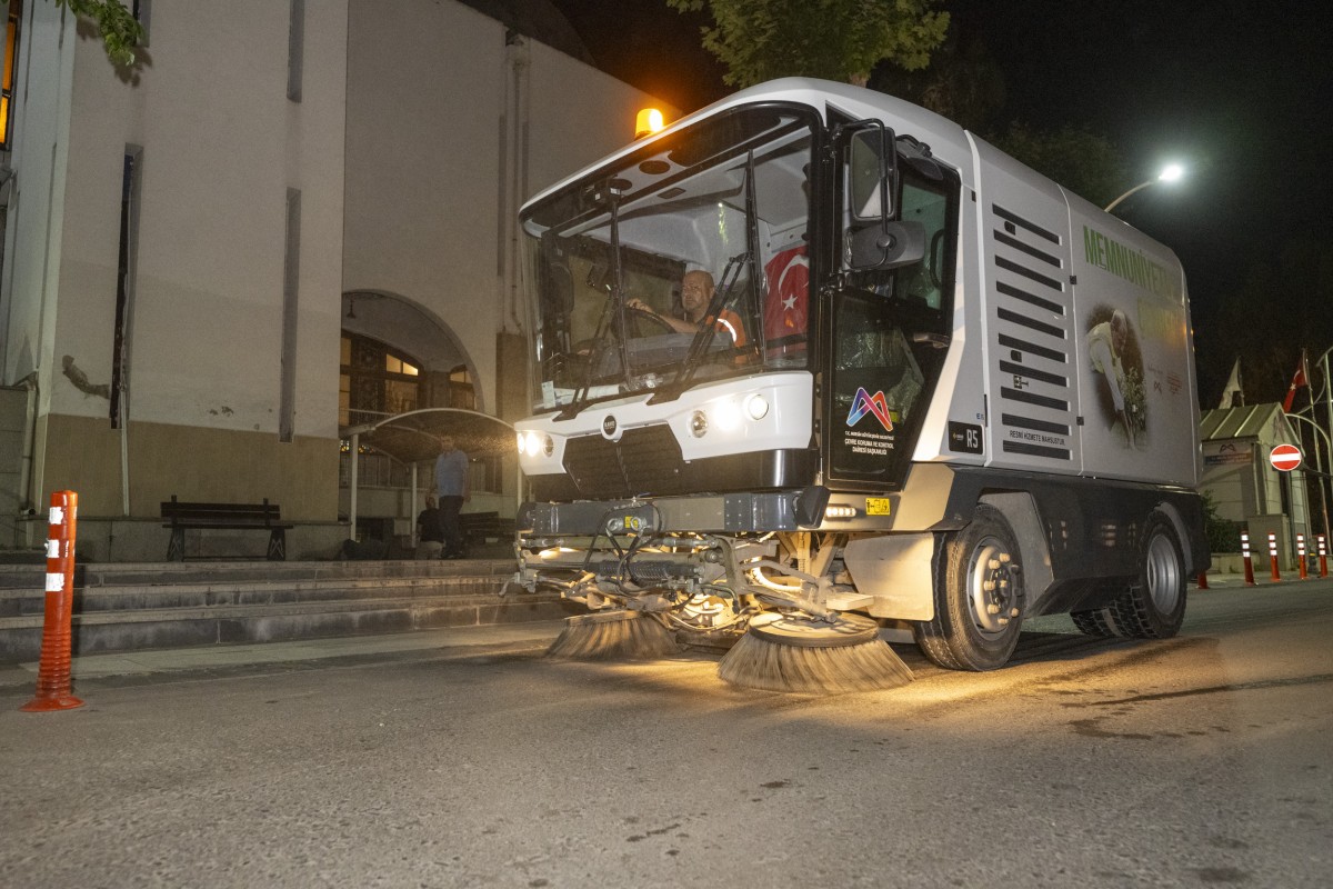 Mersin’de Temizlik ve Çevre Faaliyetleri Hız Kesmeden Devam Ediyor!