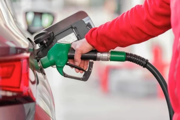 Akaryakıt Fiyatlarında Değişim Bekleniyor: Benzin ve Motorin Güncellemesi