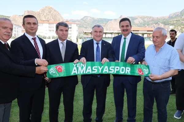 Bakan Osman Aşkın Bak, Amasya Şehir Stadyumu’nu Ziyaret Etti