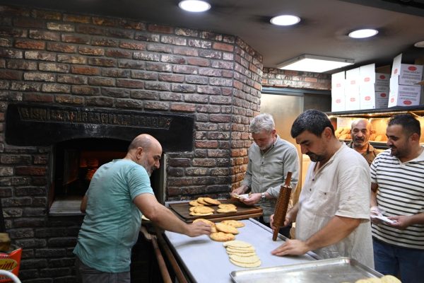 Başkan Görgel’den Tarihi Çarşıya Ziyaret