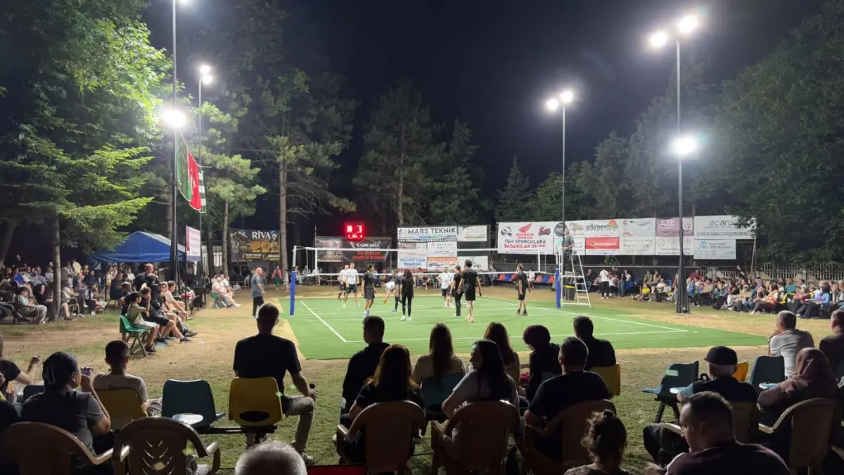 Bayramcı Köyü’nde 20. Yıl Voleybol Turnuvası Coşkuyla Başladı