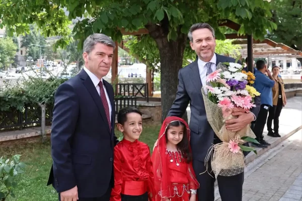 Amasya’da Enerji ve Tabii Kaynaklar Bakanı Alparslan Bayraktar Ziyarette Bulundu