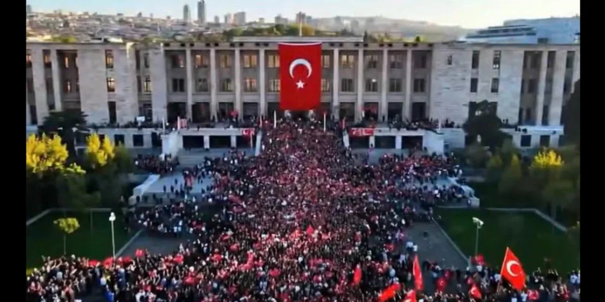 İletişim Başkanı Duran: 15 Temmuz, Türk Milletinin Tarihi Zaferidir