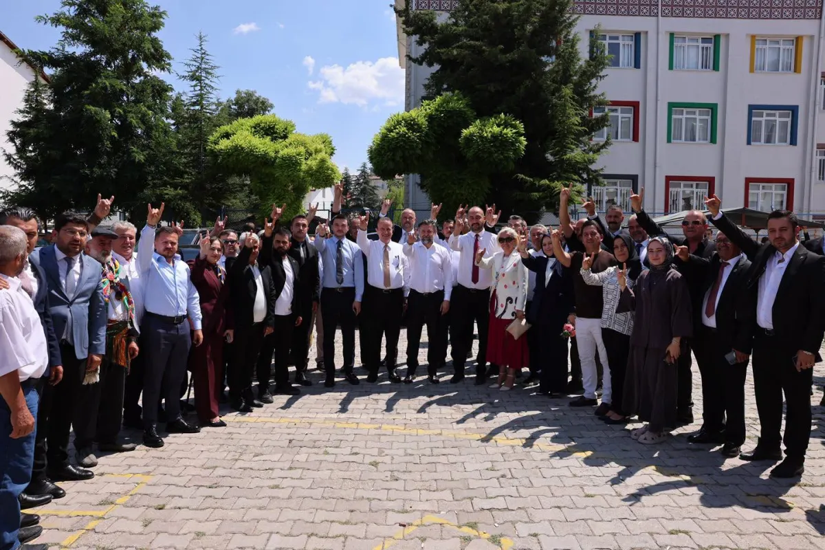MHP Antalya'da Büyük Değişim! 19 İlçede Seçim Maratonu Bitti: İşte Yeni MHP İlçe Başkanları