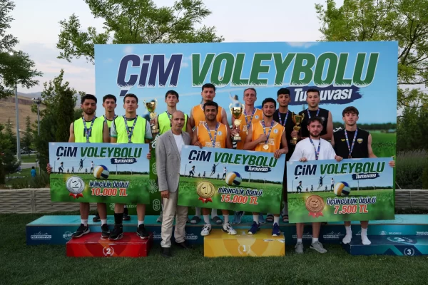 Selçuklu’da Çim Voleybol Turnuvası Finalle Tamamlandı