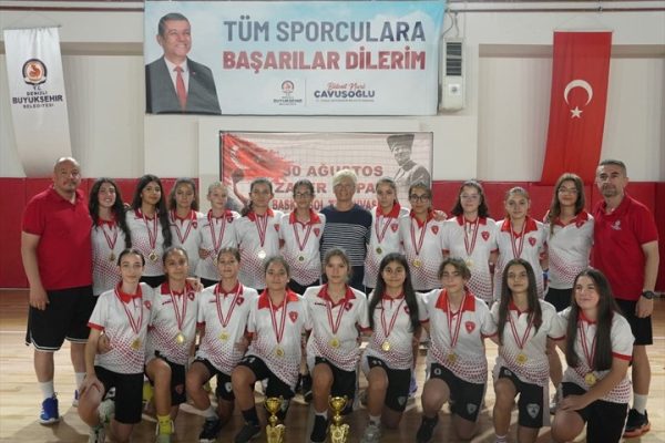 Denizli’de Zafer Kupası Heyecanı: 300 Genç Sporcu Parkede Buluştu