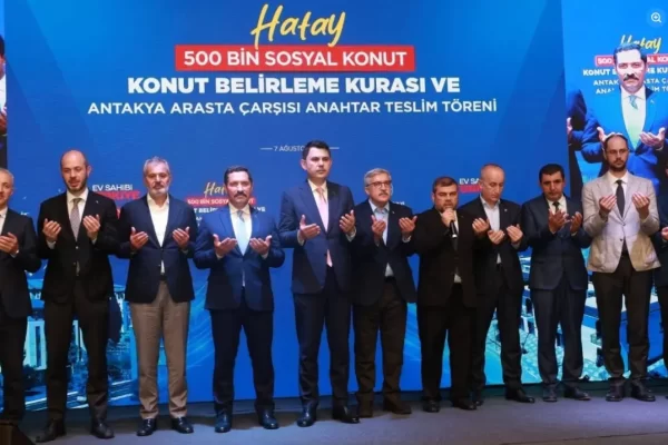 Bakan Kurum: Omuz omuza vererek zorlukları aştık