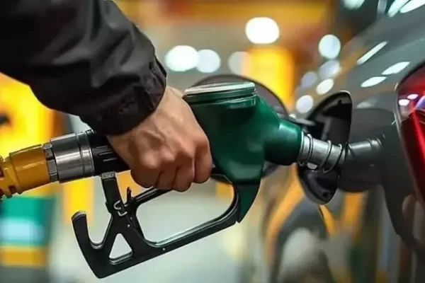 Benzine yeni zam geliyor: İşte güncel akaryakıt fiyatları