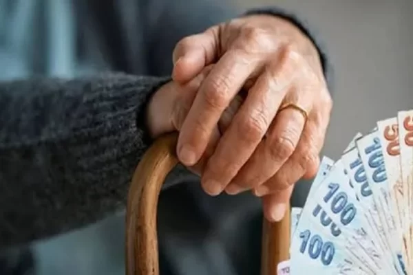 En düşük emekli aylığı farkı hesaplara geçiyor