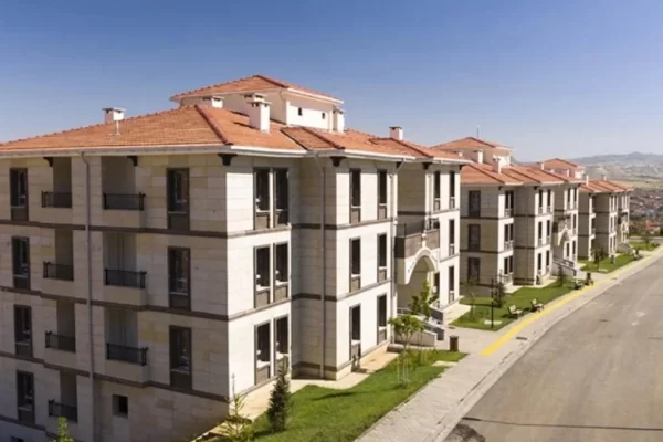 Deprem bölgesinde konut seferberliği hız kesmiyor