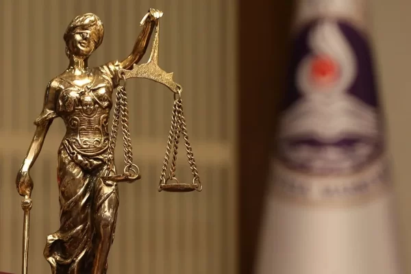 AYM’den Yoksulluk Nafakası Düzenlemesine İptal Kararı
