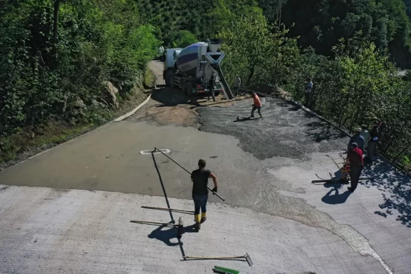 Ordu Kabadüz’de 600 Metrelik Beton Yol Tamamlandı