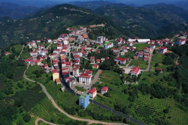 Ordu Çaybaşı’nda 1 Kilometrelik Yola Sıcak Asfalt