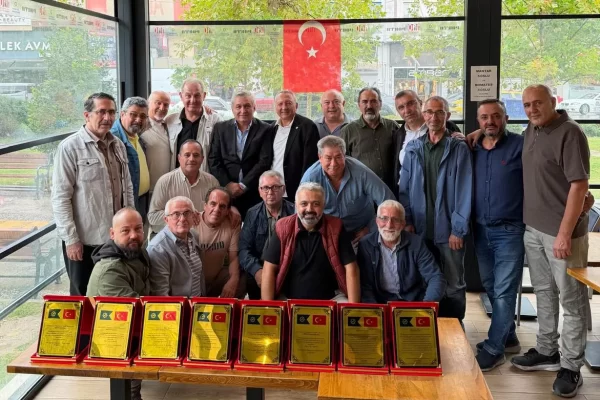 Asker Arkadaşları 8. Kez Aynı Buluşmada Bir Araya Geldi