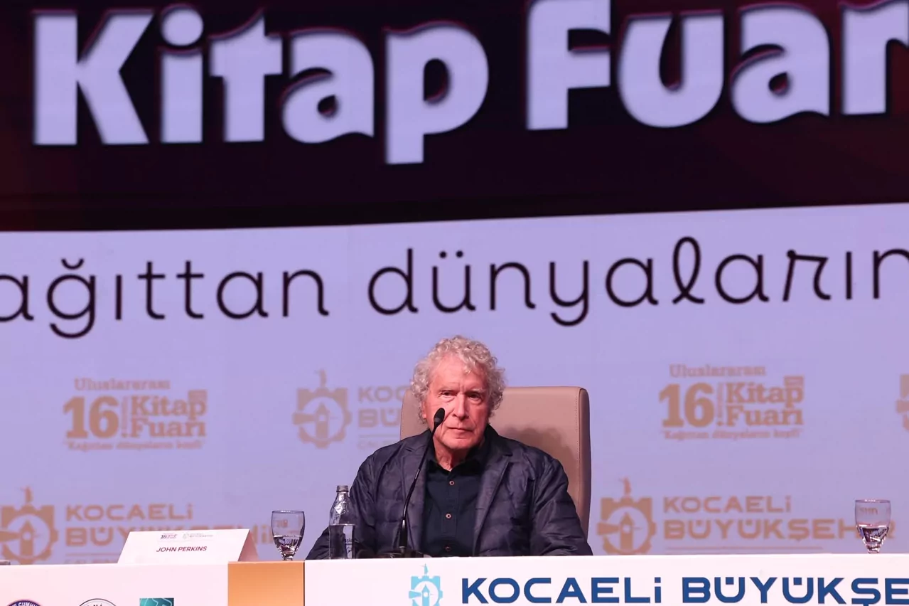 John Perkins’ten Kocaeli Kitap Fuarı’nda Türkiye’nin Ekonomik Konumuna Vurgu