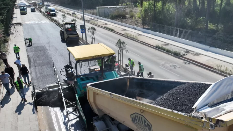 Antalya’da Yaşar Sobutay Bulvarı’nda Asfalt Çalışmaları Sürüyor
