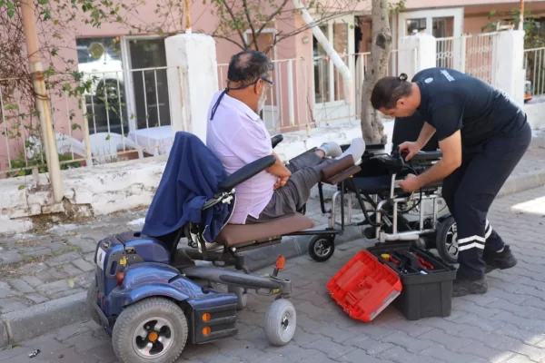 Muğla’da Engelli Bireylere Yerinde Tekerlekli Sandalye Tamir Desteği