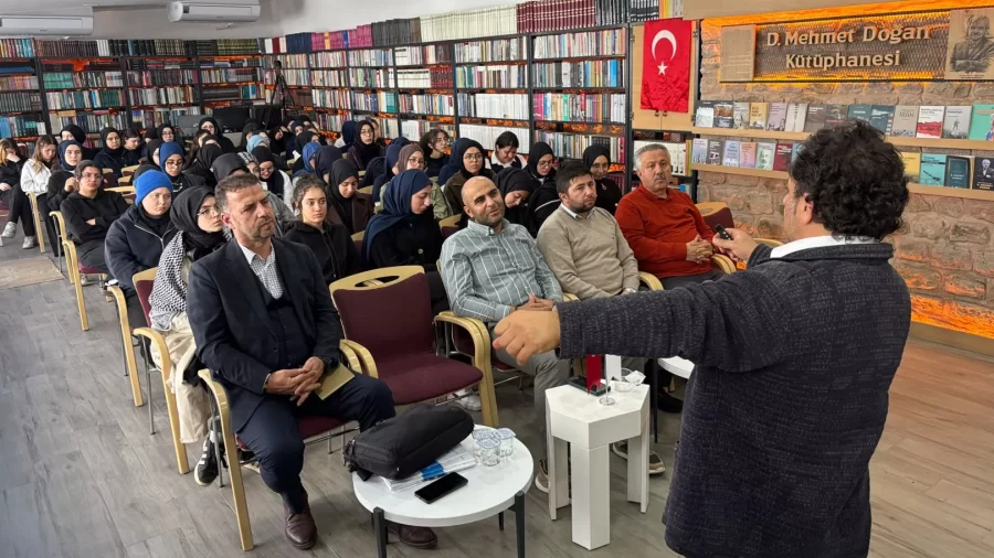 Konya’da Öğrenciler Yazar ve Akademisyenlerle Buluşuyor